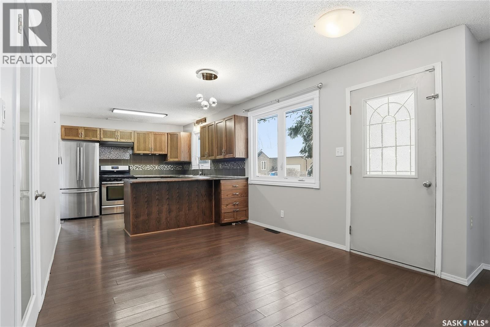5 Heritage Place, Hepburn, SK - Indoor Photo Showing Kitchen