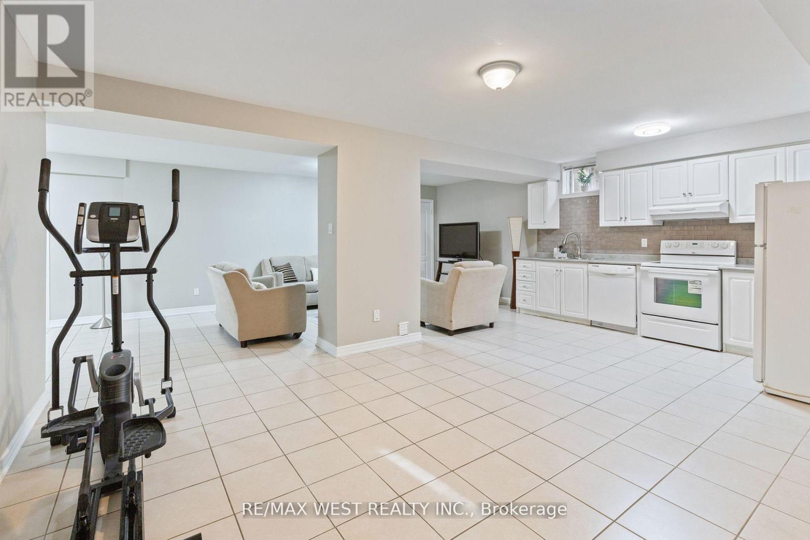 47 Timber Lane, Vaughan, ON - Indoor Photo Showing Kitchen
