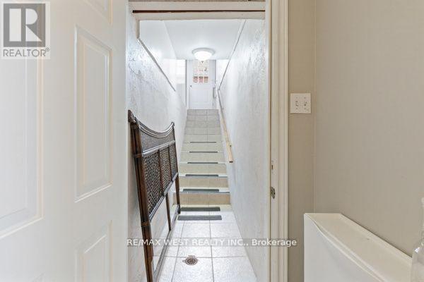 47 Timber Lane, Vaughan, ON - Indoor Photo Showing Other Room
