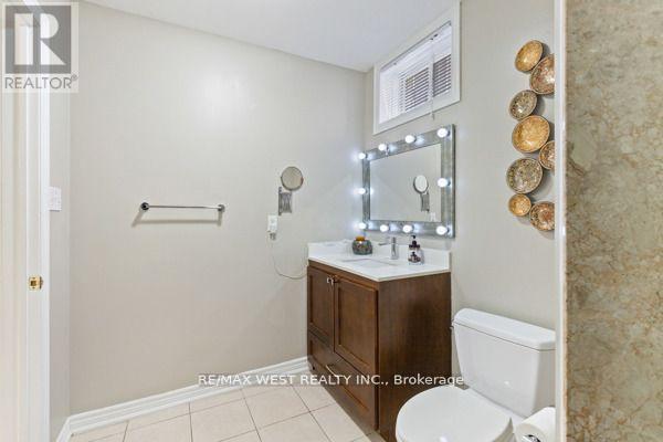 47 Timber Lane, Vaughan, ON - Indoor Photo Showing Bathroom