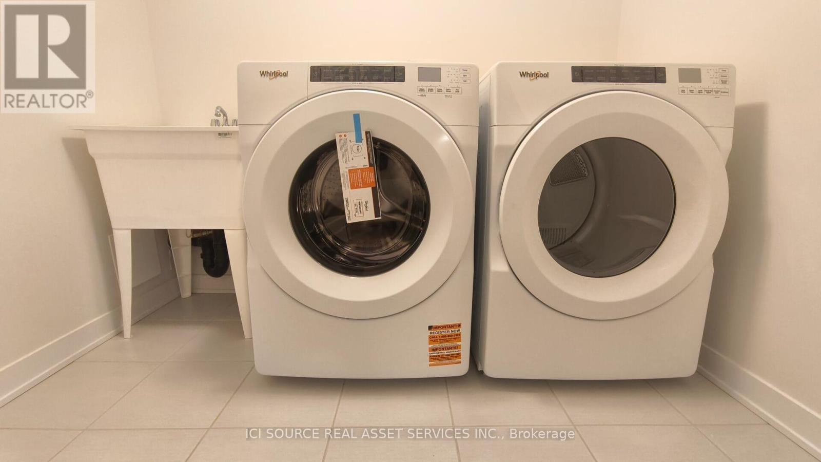 30 Freeman Williams Street, Markham, ON - Indoor Photo Showing Laundry Room