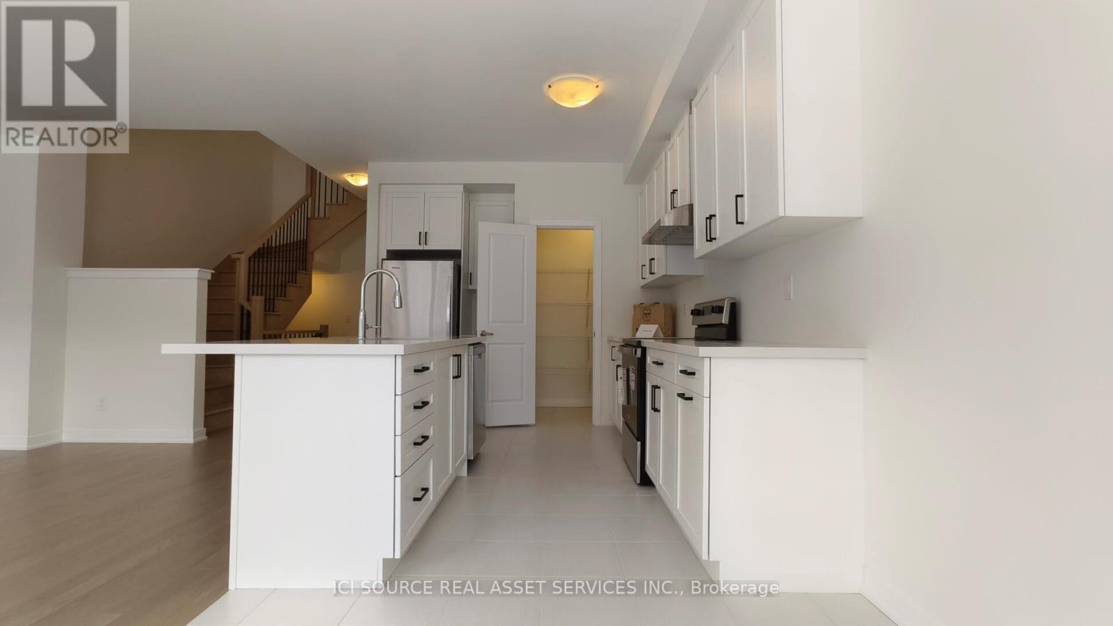 30 Freeman Williams Street, Markham, ON - Indoor Photo Showing Kitchen
