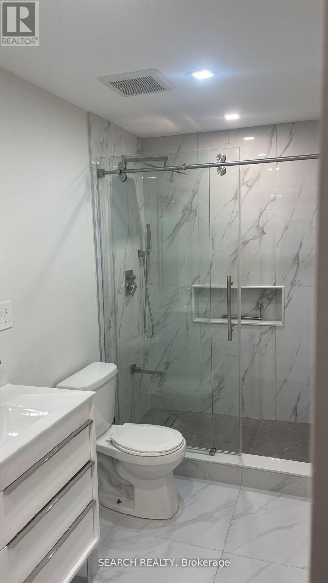5560 Ethan Drive, Mississauga, ON - Indoor Photo Showing Bathroom