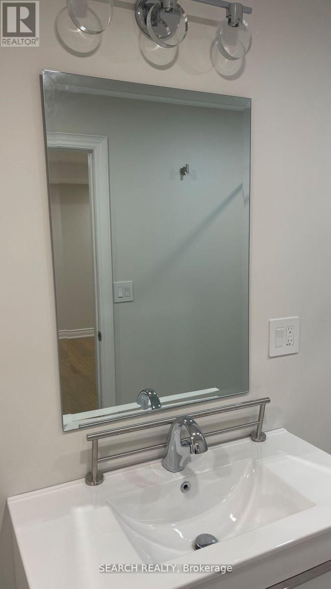 5560 Ethan Drive, Mississauga, ON - Indoor Photo Showing Bathroom