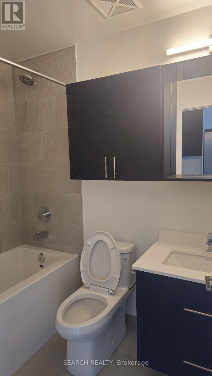 3209 - 5105 Hurontario Street, Mississauga, ON - Indoor Photo Showing Bathroom