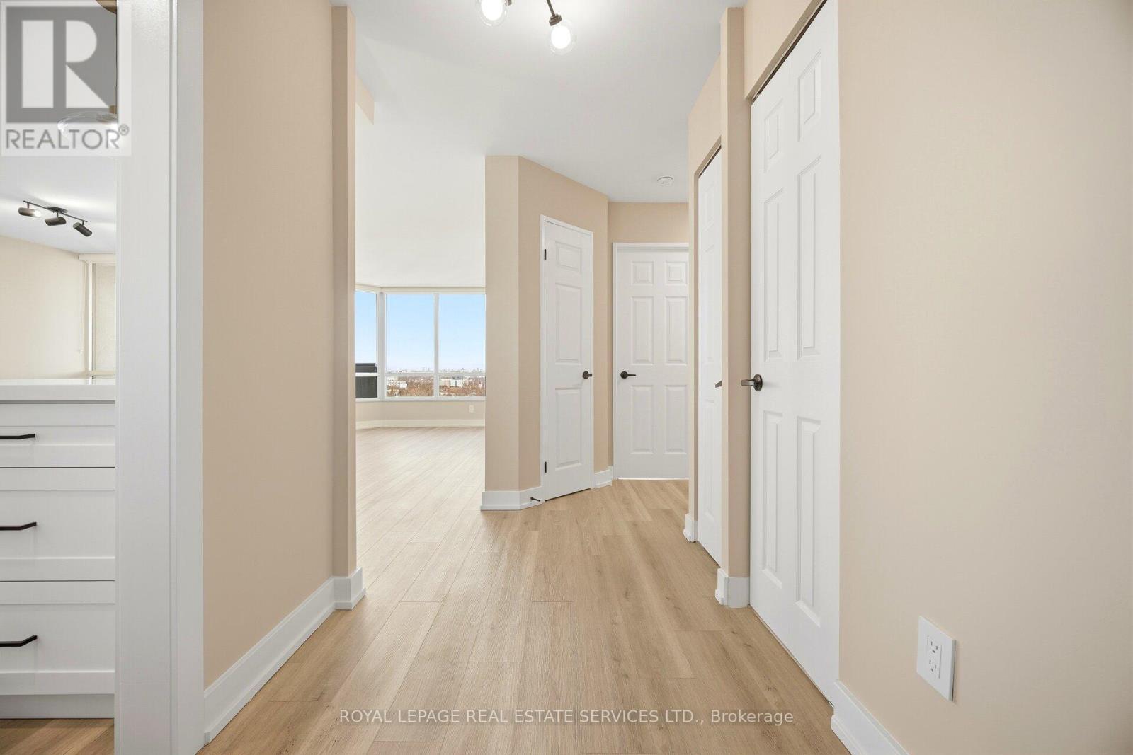 Hallway - 2301 - 1300 Islington Avenue, Toronto, ON - Indoor Photo Showing Other Room