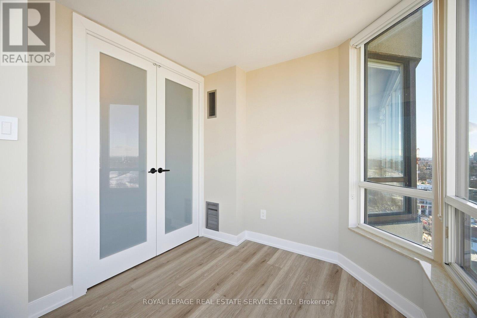 Den - 2301 - 1300 Islington Avenue, Toronto, ON - Indoor Photo Showing Other Room