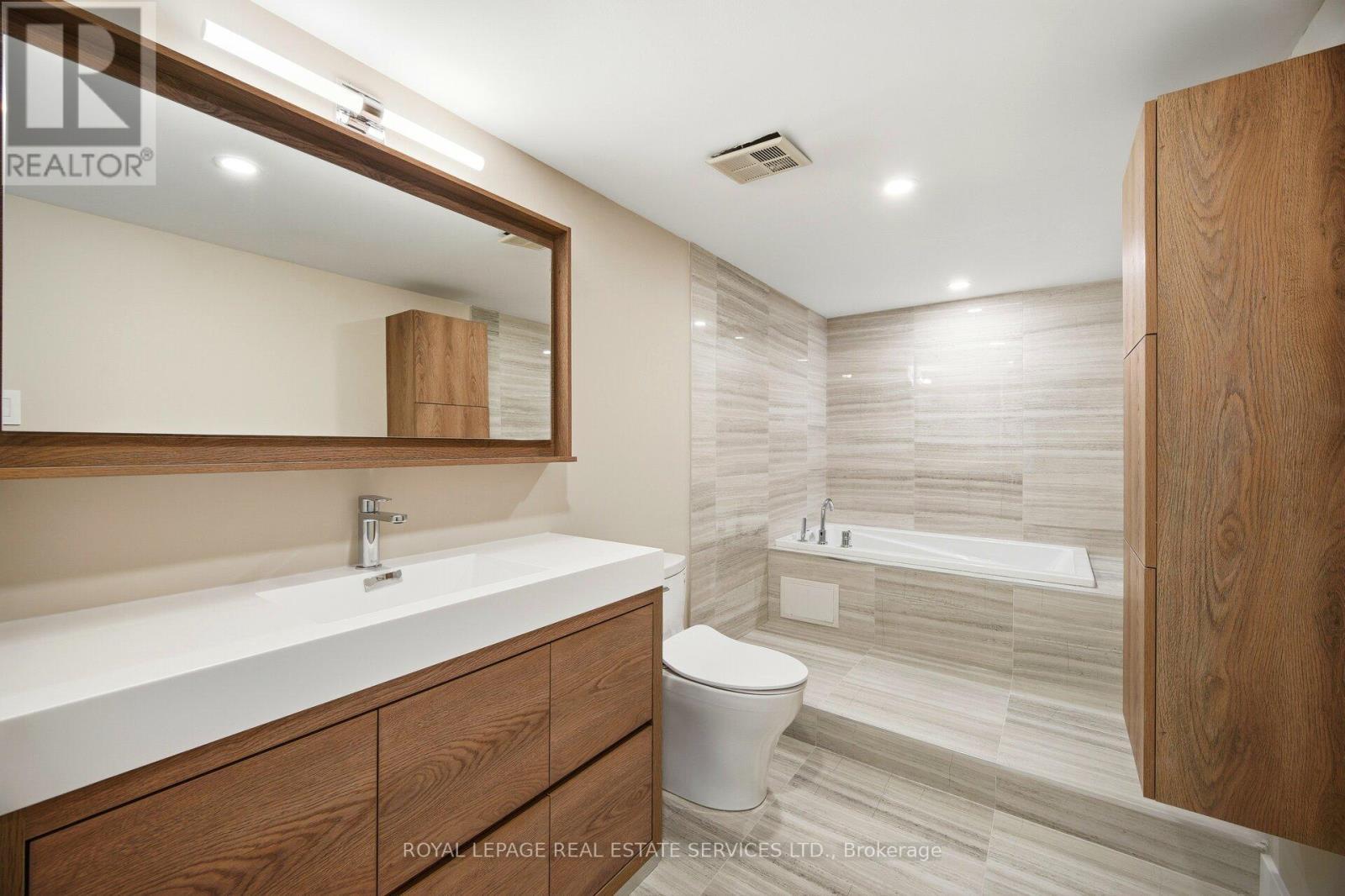 Ensuite - 2301 - 1300 Islington Avenue, Toronto, ON - Indoor Photo Showing Bathroom
