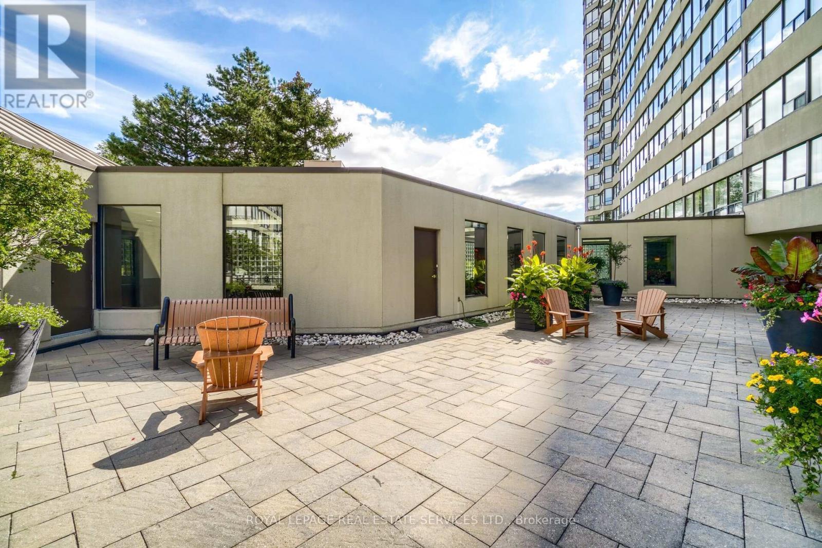 2301 - 1300 Islington Avenue, Toronto, ON - Outdoor