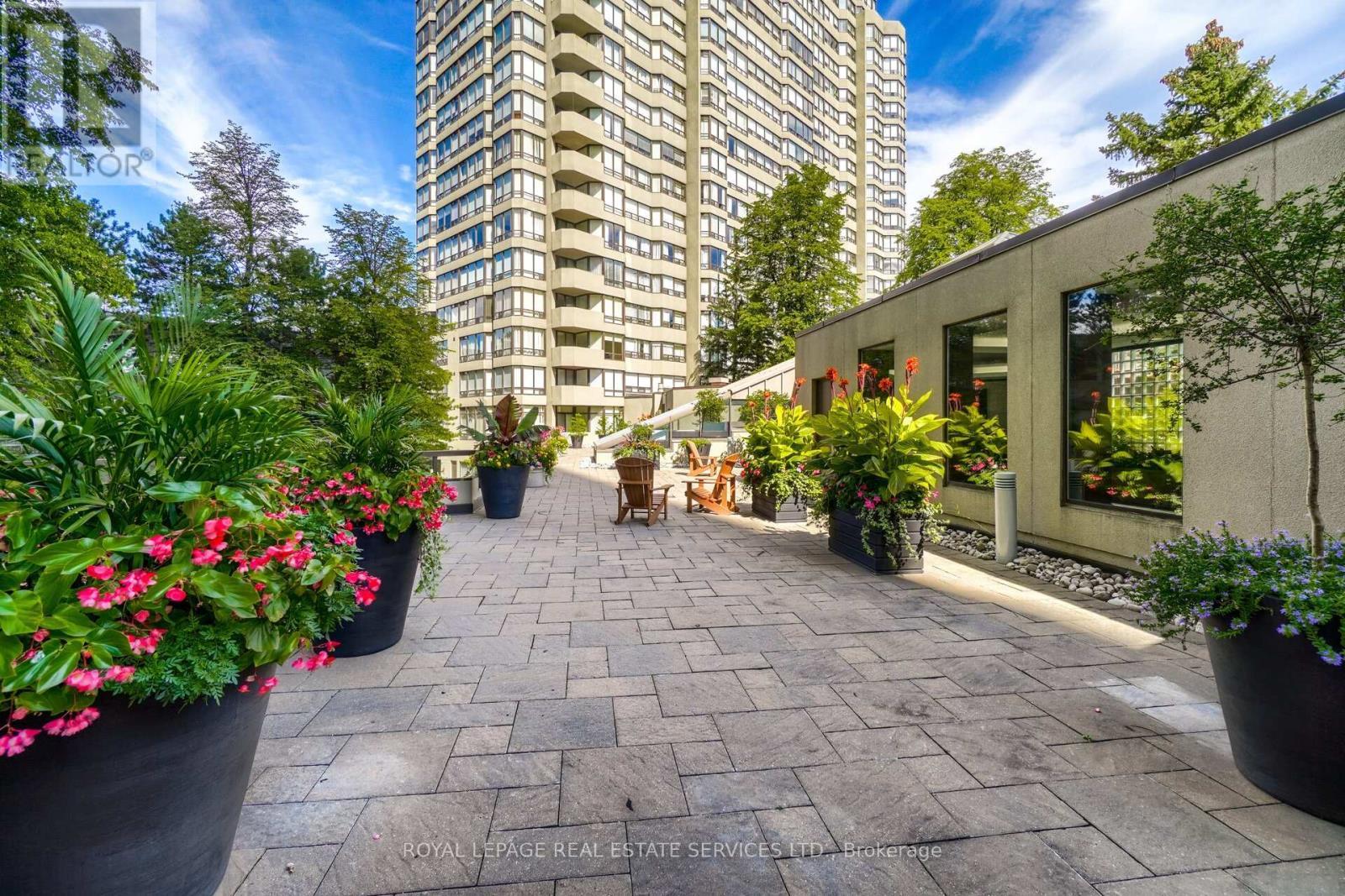 2301 - 1300 Islington Avenue, Toronto, ON - Outdoor