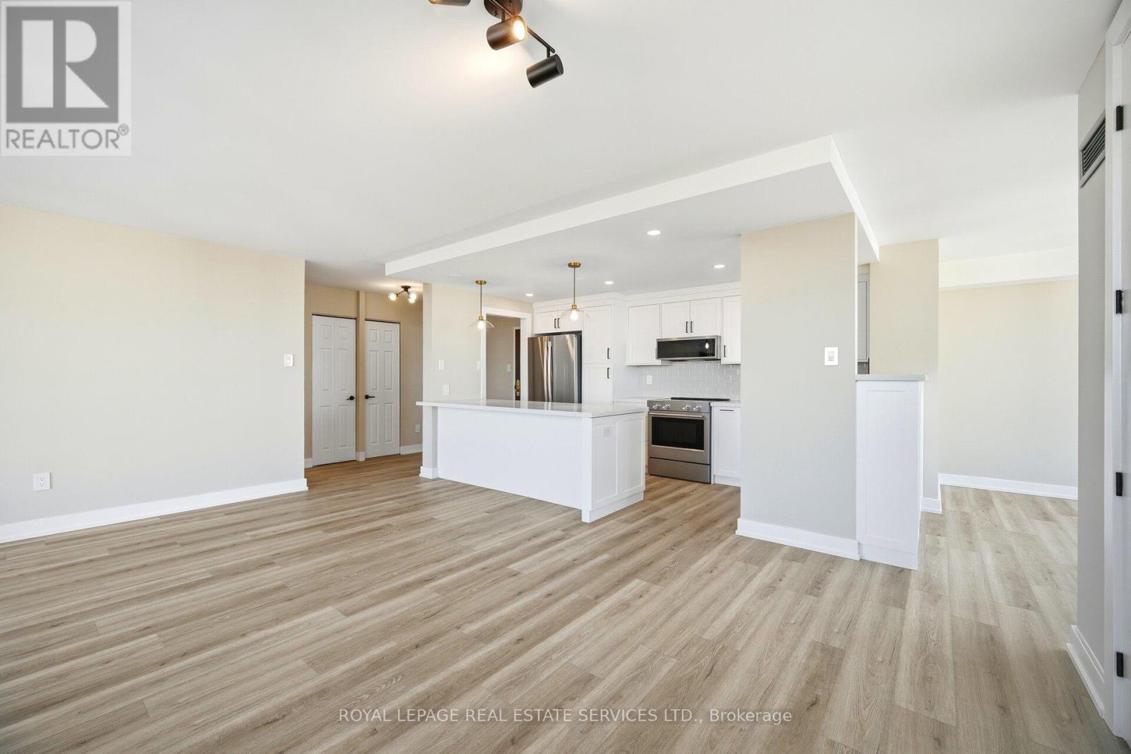 Kitchen - 2301 - 1300 Islington Avenue, Toronto, ON - Indoor Photo Showing Kitchen