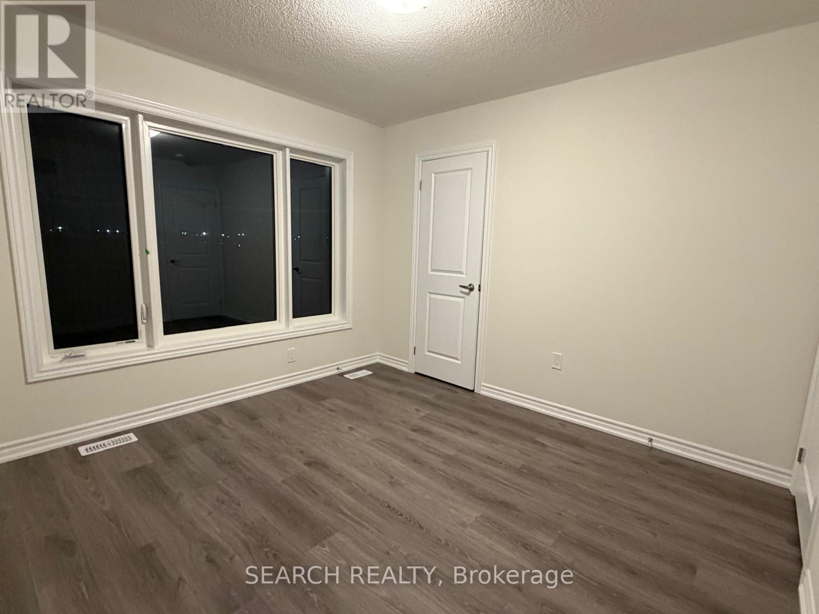 293 Lindsay Street N, Kawartha Lakes, ON - Indoor Photo Showing Other Room