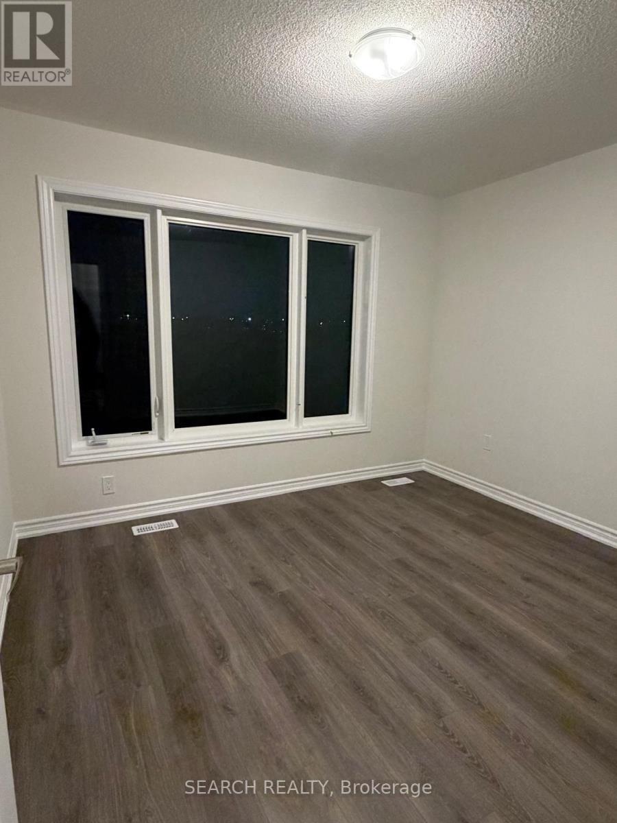 293 Lindsay Street N, Kawartha Lakes, ON - Indoor Photo Showing Other Room