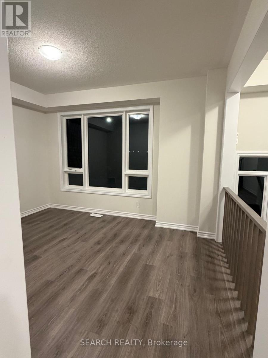 293 Lindsay Street N, Kawartha Lakes, ON - Indoor Photo Showing Other Room