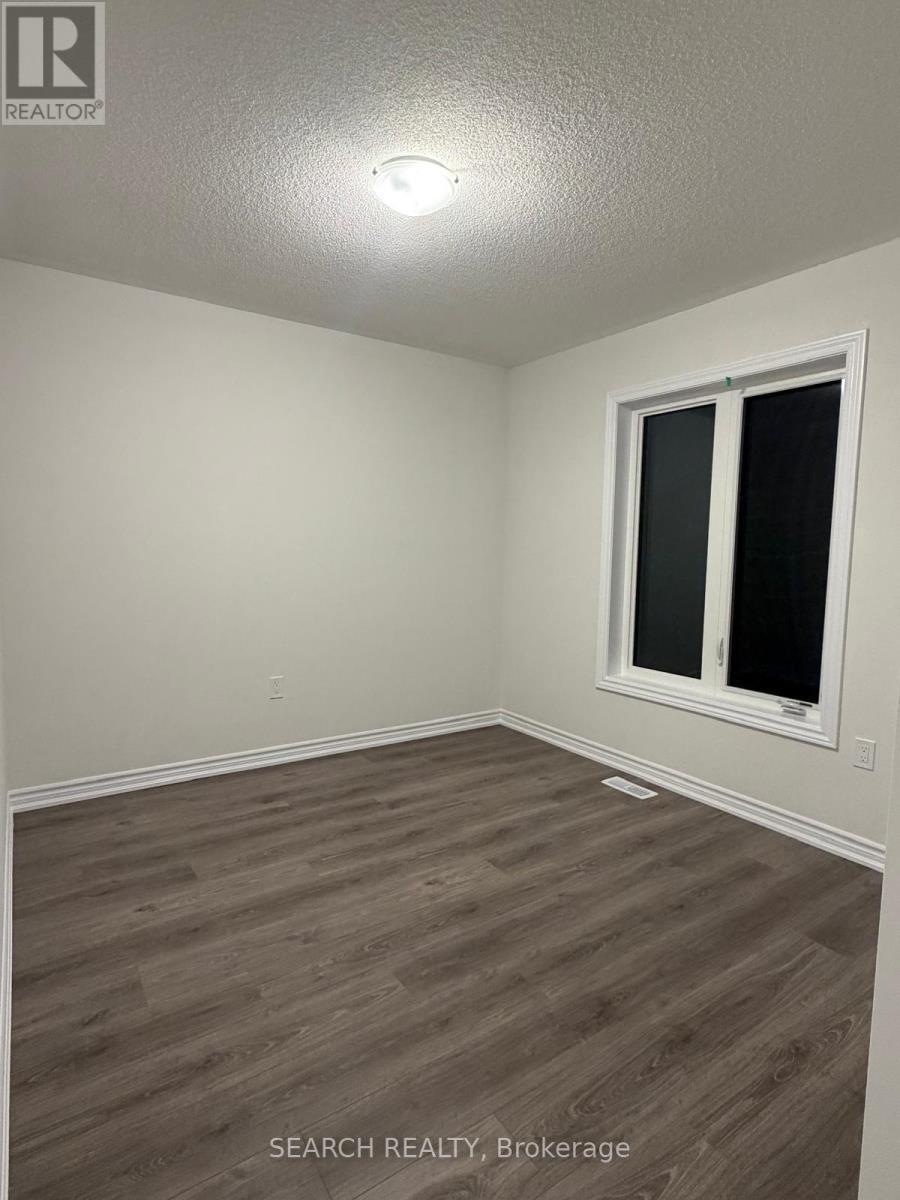 293 Lindsay Street N, Kawartha Lakes, ON - Indoor Photo Showing Other Room