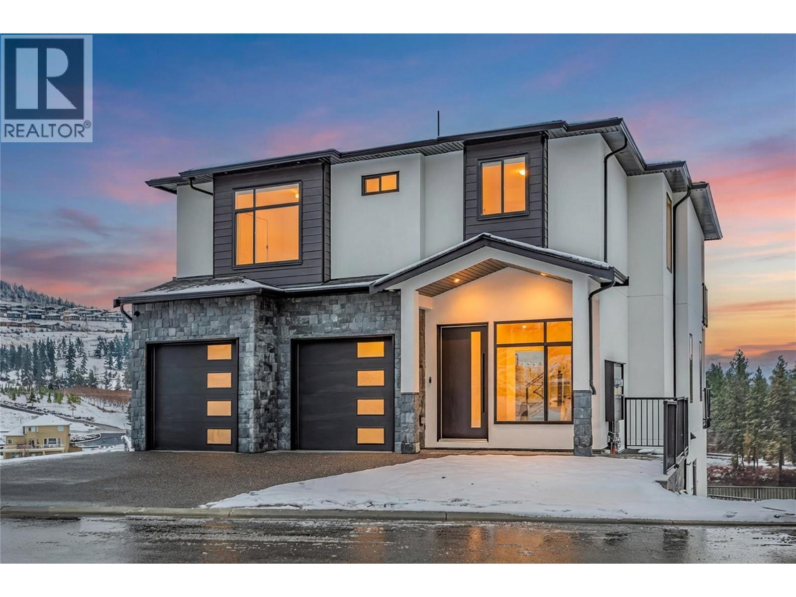 Welcome to 1136 Hume Avenue! - 1136 Hume Avenue, Kelowna, BC - Outdoor