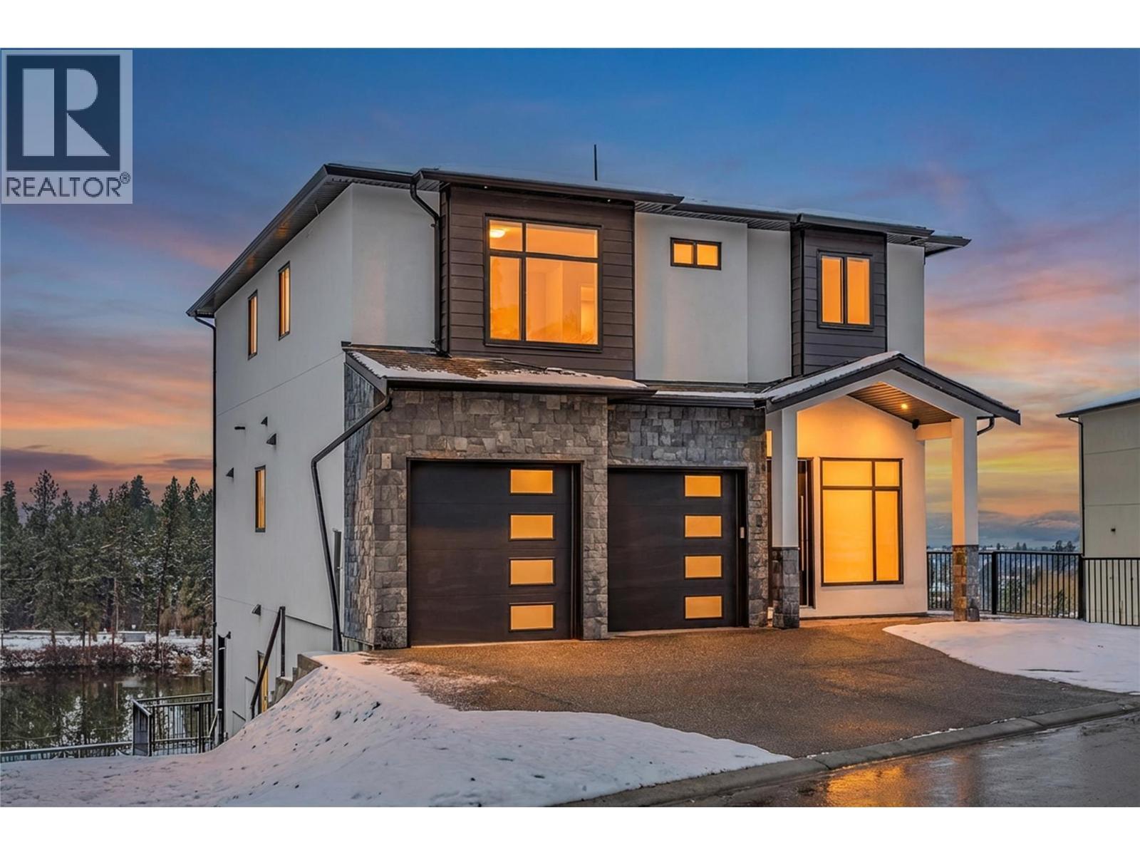 1136 Hume Avenue, Kelowna, BC - Outdoor