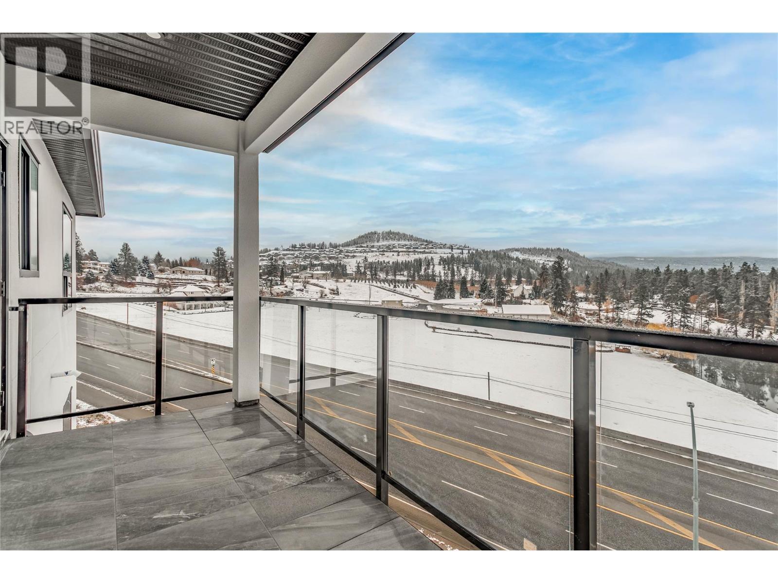 1136 Hume Avenue, Kelowna, BC - Outdoor With Body Of Water With Balcony With View