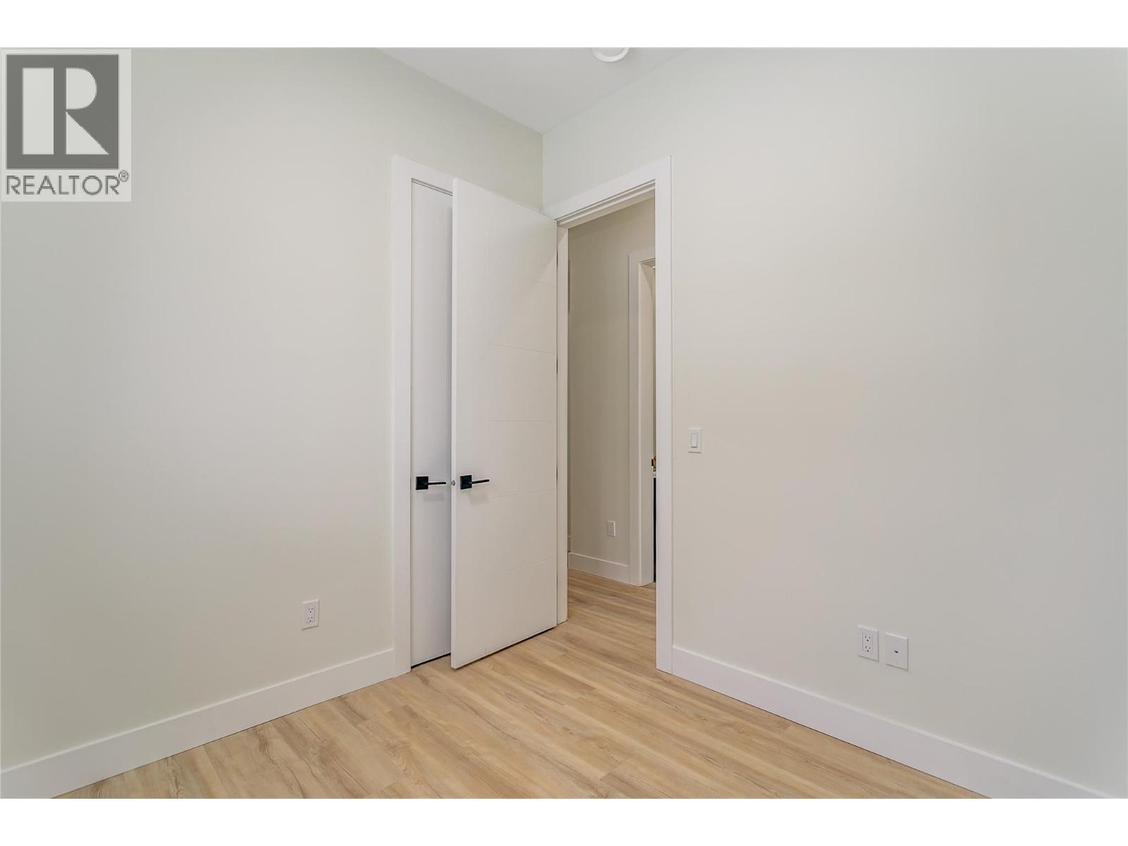 1136 Hume Avenue, Kelowna, BC - Indoor Photo Showing Other Room