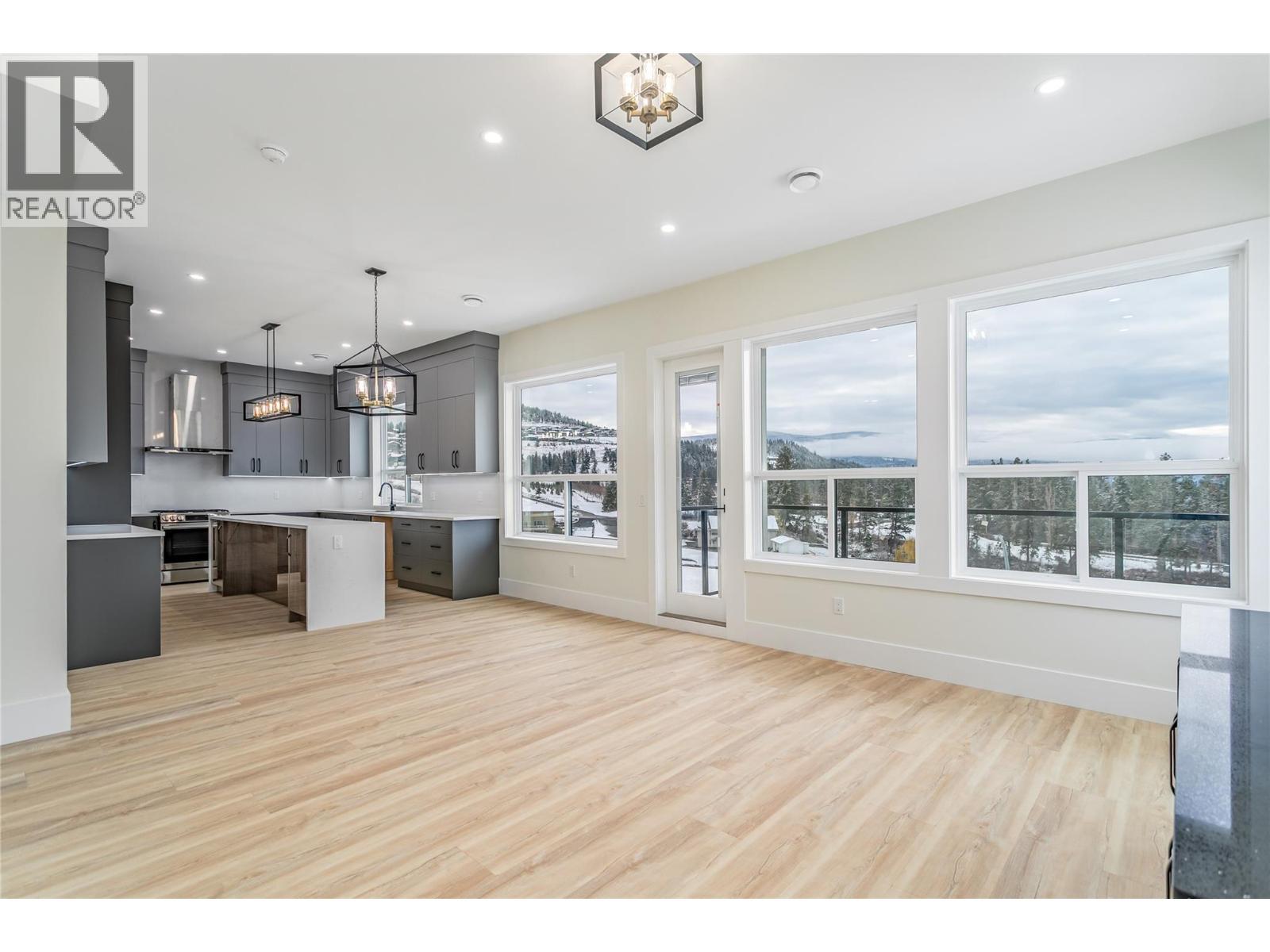 Living/ Dining/ Kitchen - 1136 Hume Avenue, Kelowna, BC - Indoor Photo Showing Kitchen With Upgraded Kitchen