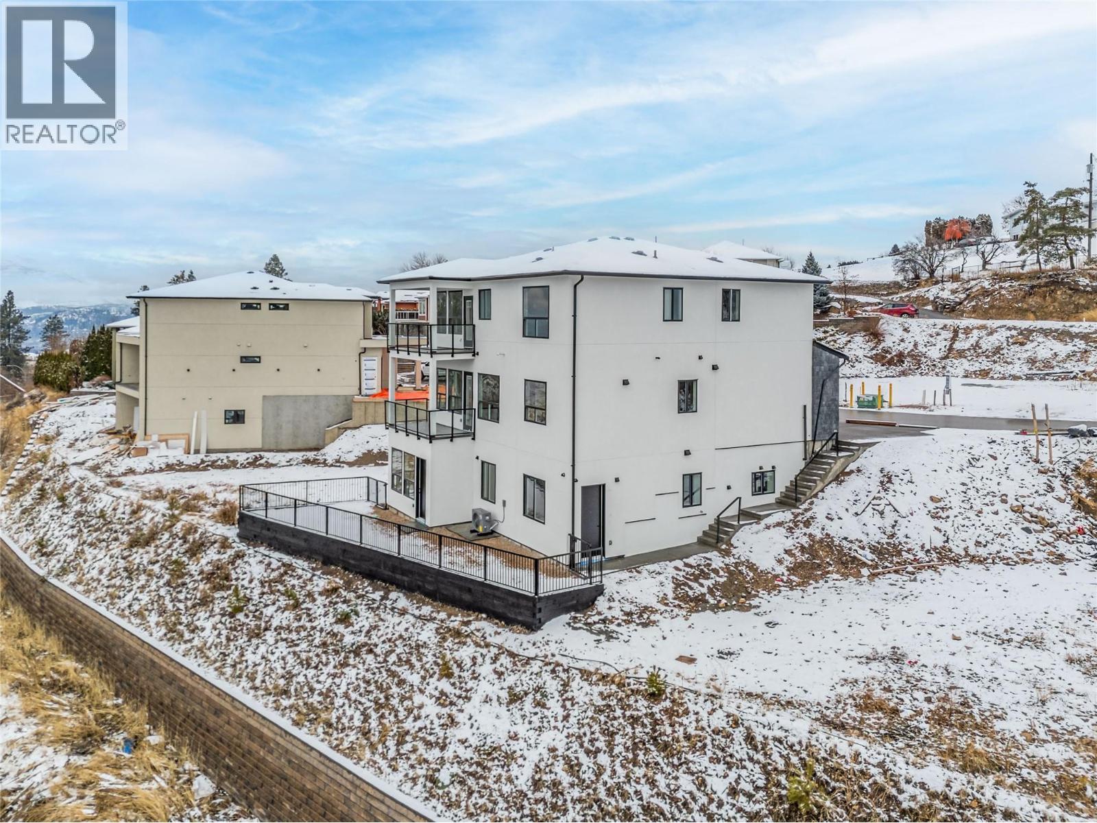 1136 Hume Avenue, Kelowna, BC - Outdoor With Balcony