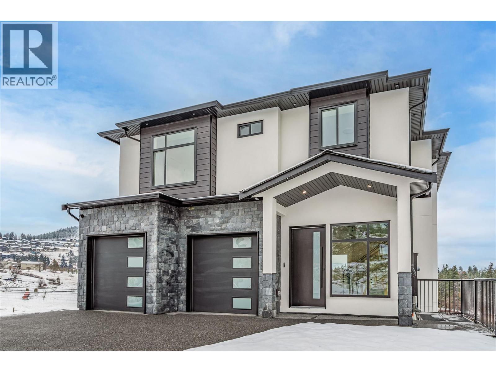 1136 Hume Avenue, Kelowna, BC - Outdoor