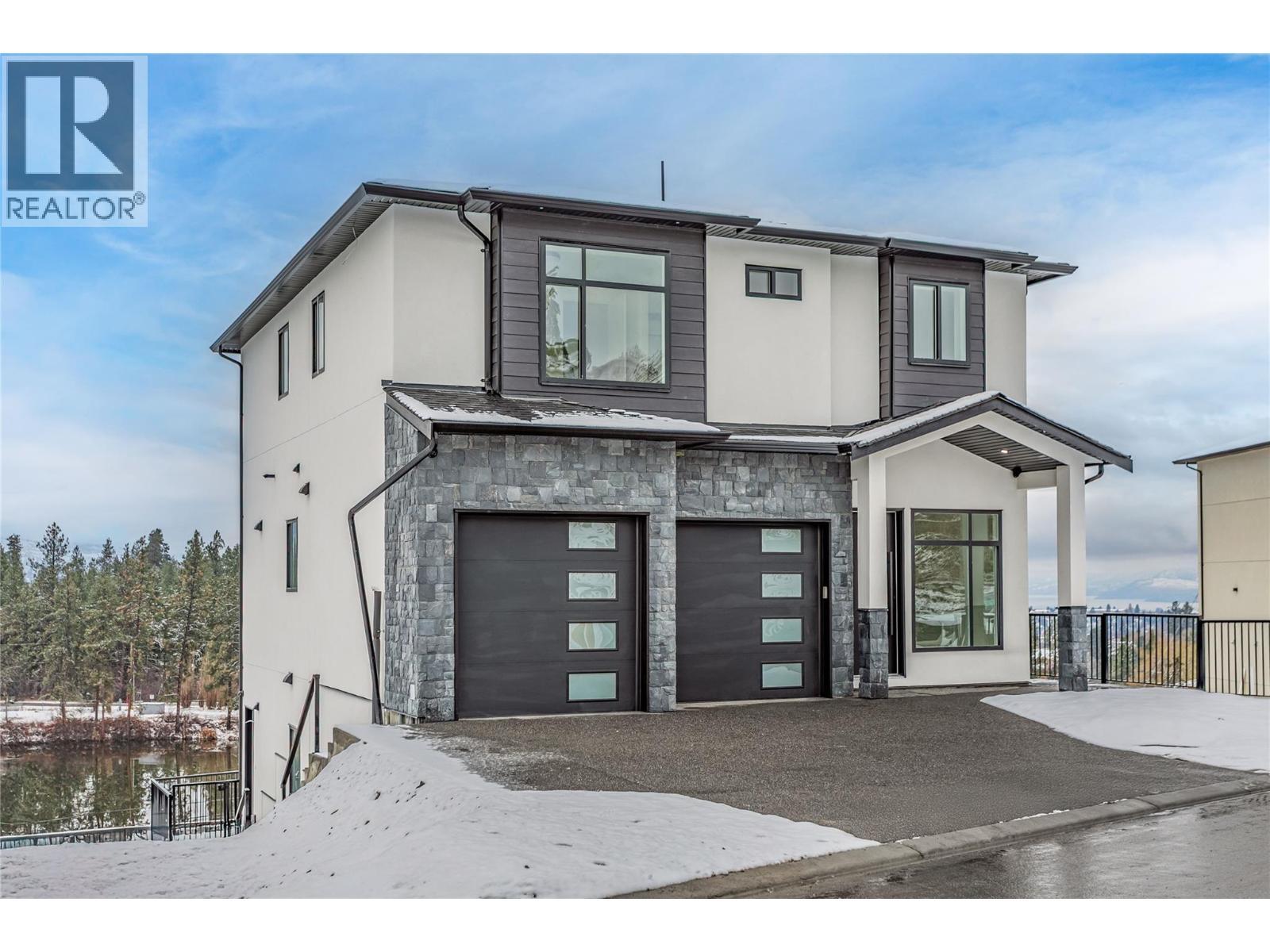 1136 Hume Avenue, Kelowna, BC - Outdoor