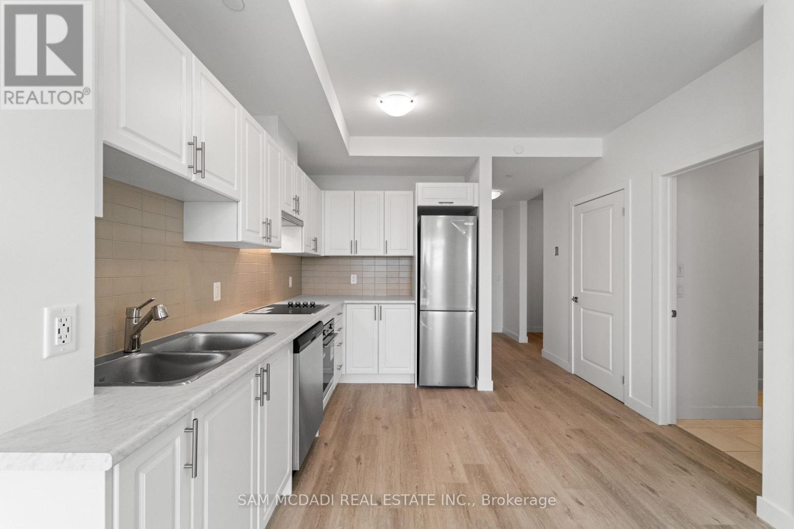 505 - 461 Green Road, Hamilton, ON - Indoor Photo Showing Kitchen With Stainless Steel Kitchen With Double Sink
