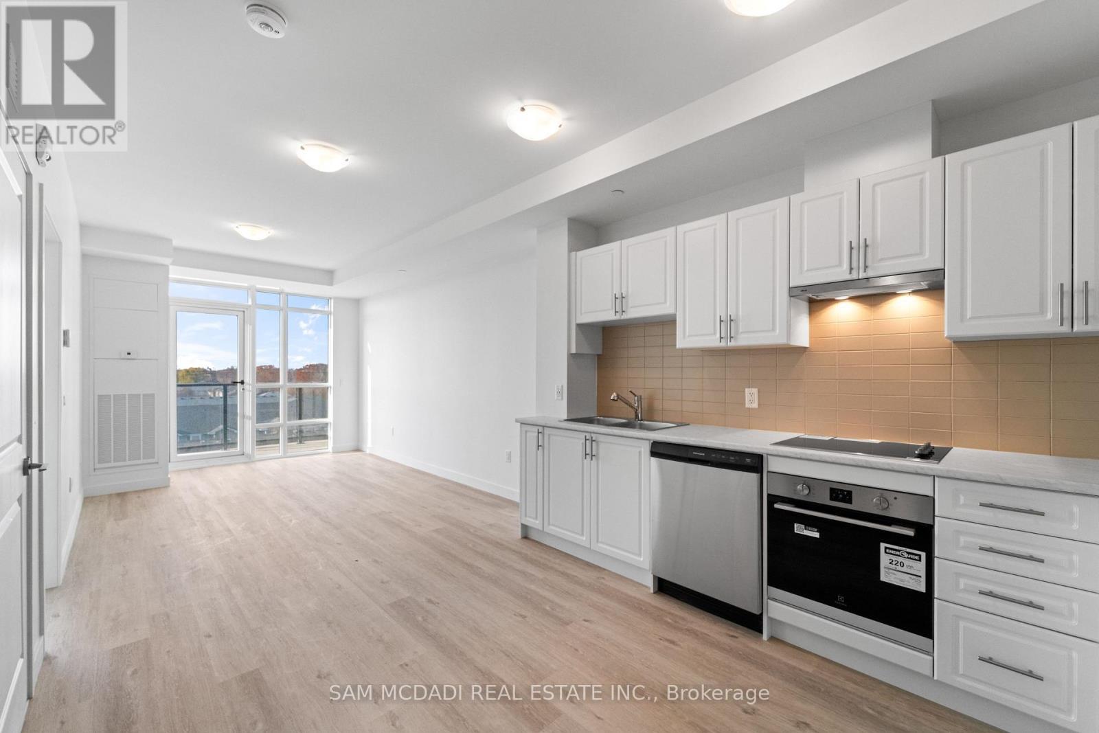505 - 461 Green Road, Hamilton, ON - Indoor Photo Showing Kitchen With Double Sink With Upgraded Kitchen