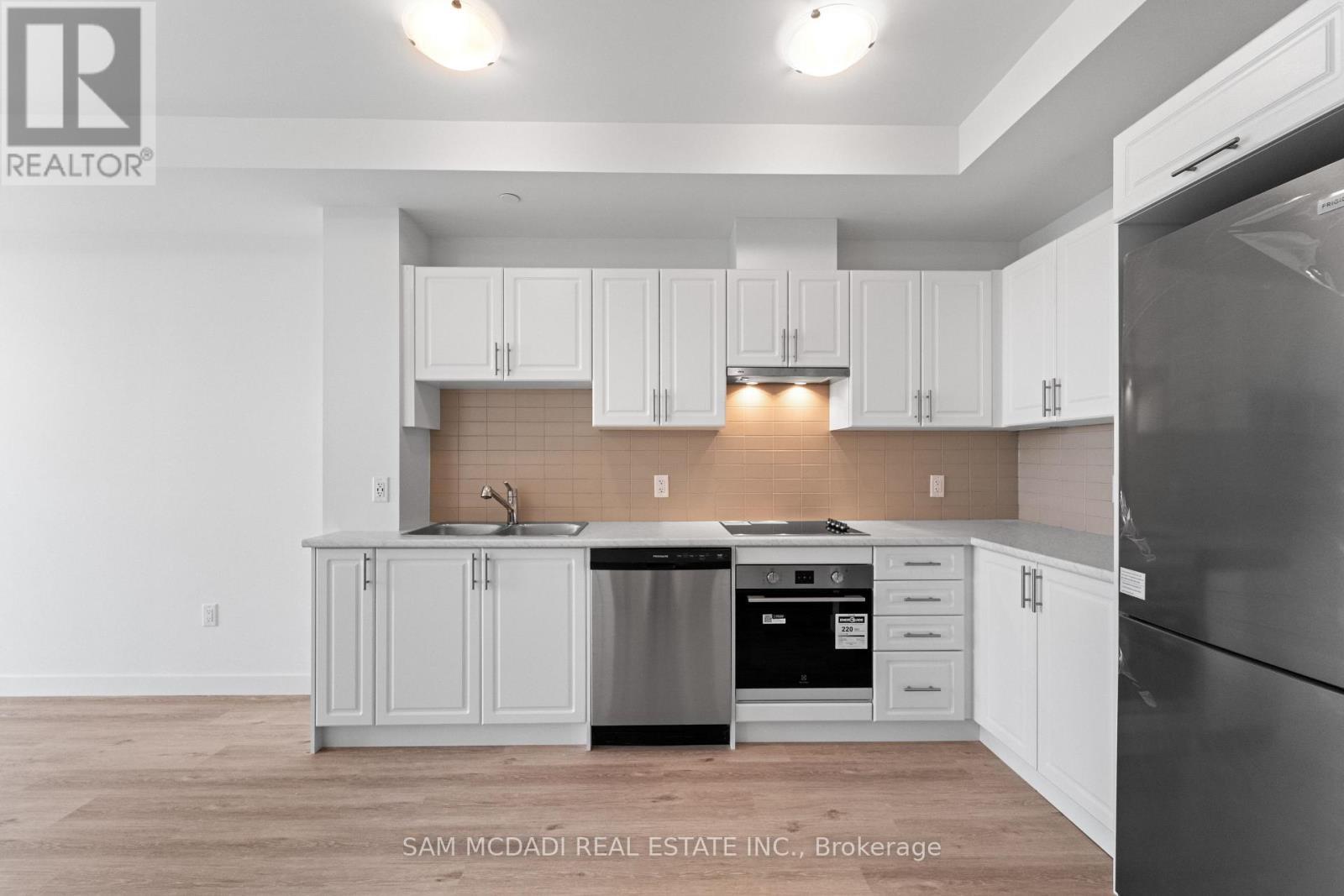 505 - 461 Green Road, Hamilton, ON - Indoor Photo Showing Kitchen With Stainless Steel Kitchen With Double Sink