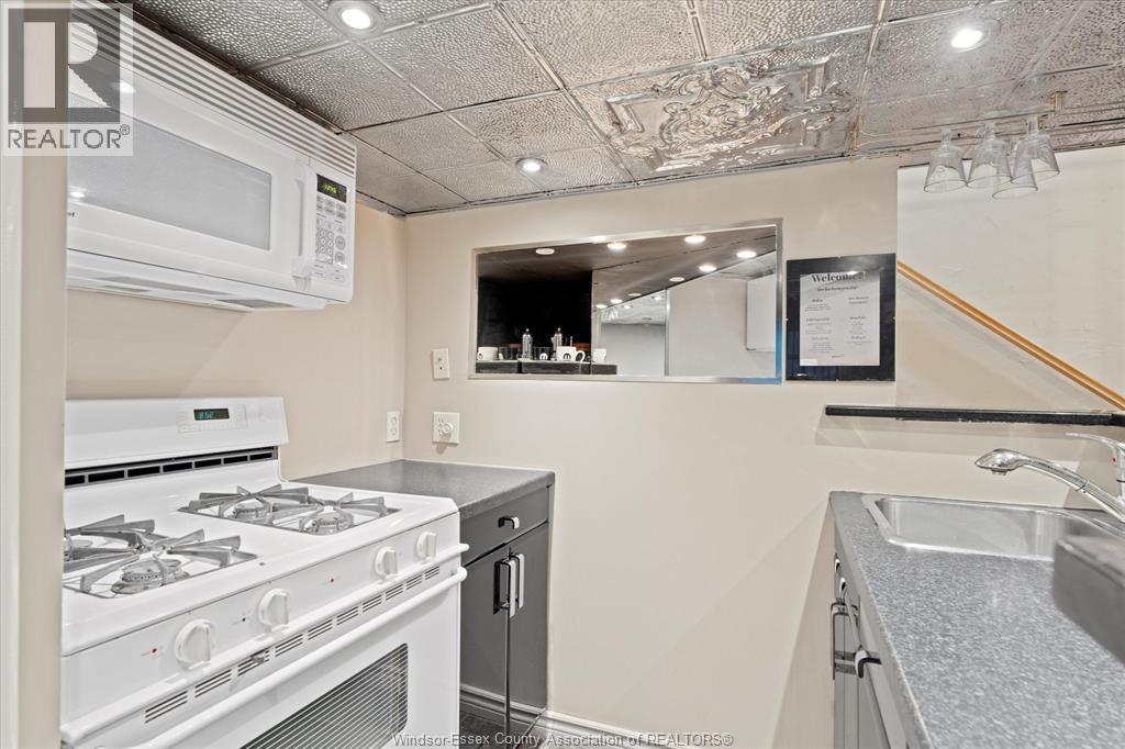 3315 Tecumseh Road East, Windsor, ON