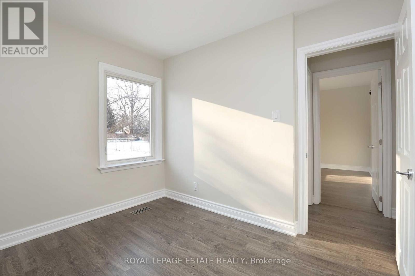 215 Oakridge Drive, Toronto, ON - Indoor Photo Showing Other Room