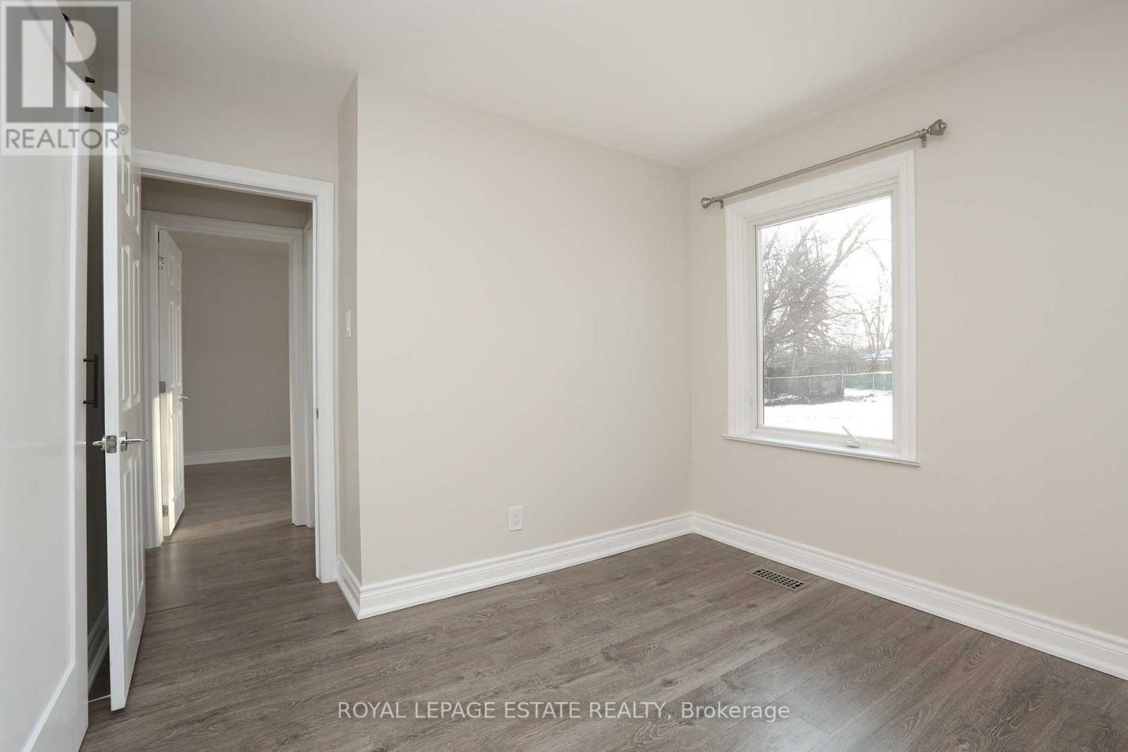 215 Oakridge Drive, Toronto, ON - Indoor Photo Showing Other Room