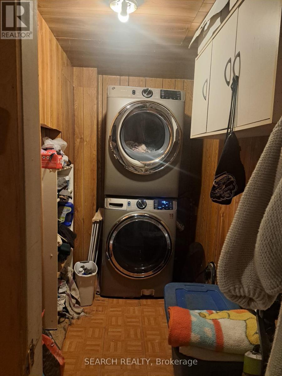 19 Coleman Street, Huron East, ON - Indoor Photo Showing Laundry Room