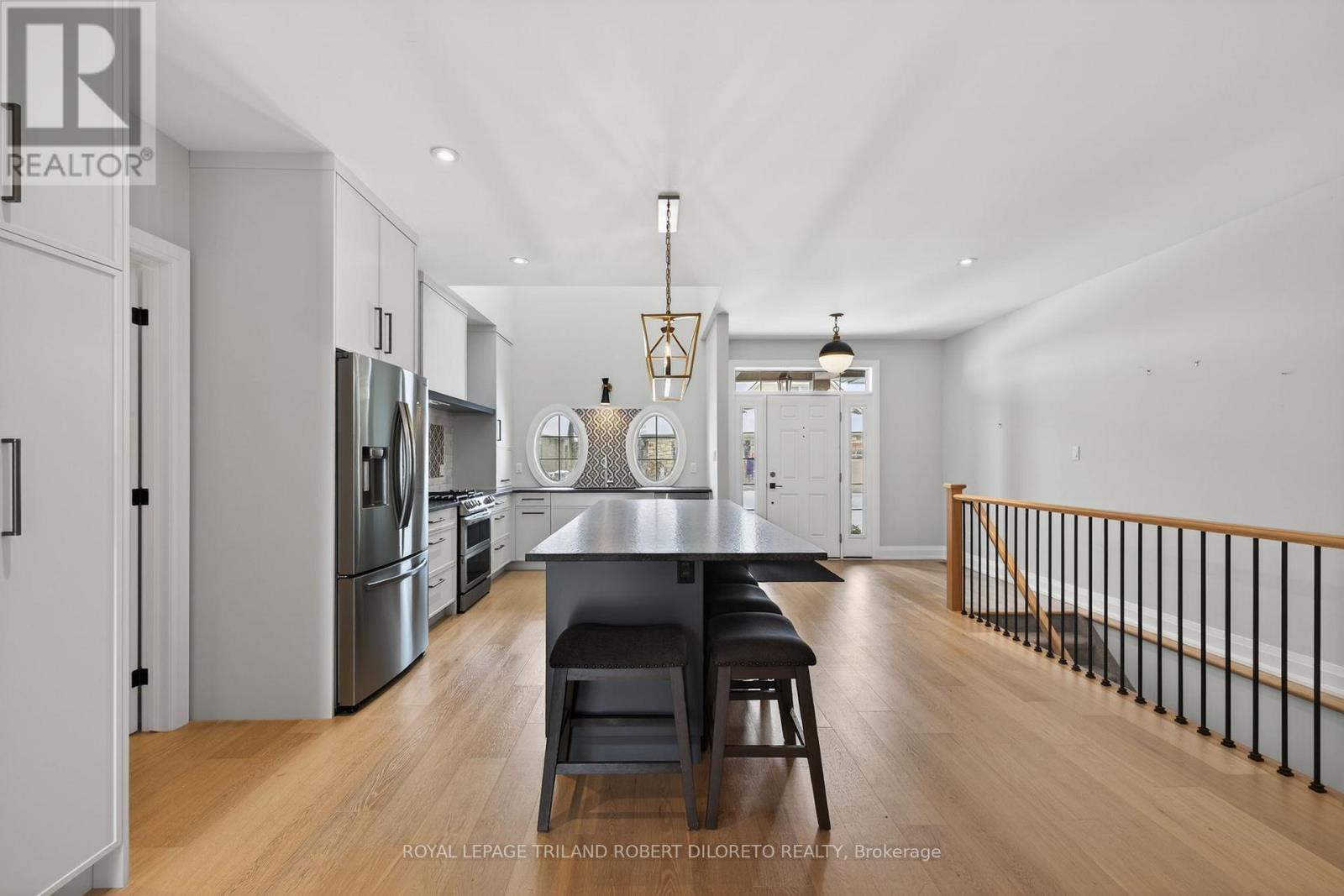 302 - 5 Wood Haven Drive, Tillsonburg, ON - Indoor Photo Showing Kitchen With Upgraded Kitchen