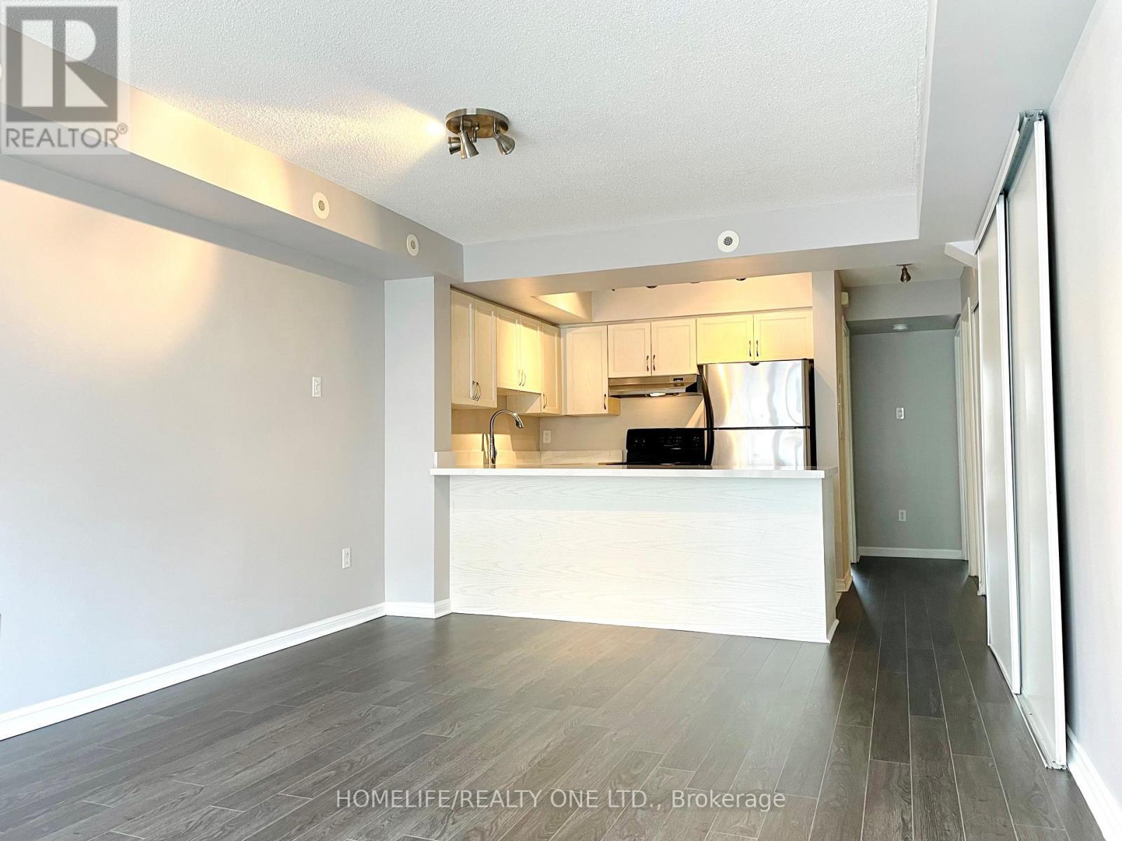 2084 - 65 George Appleton Way, Toronto, ON - Indoor Photo Showing Kitchen