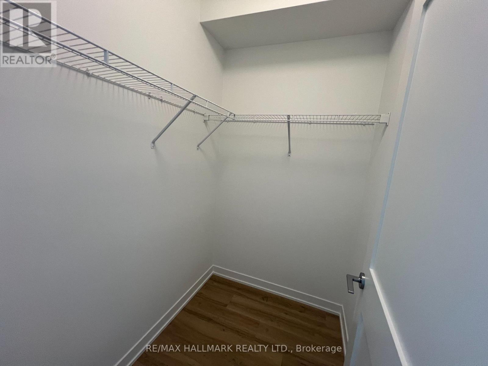 502 - 1 Hillsdale Avenue W, Toronto, ON - Indoor With Storage