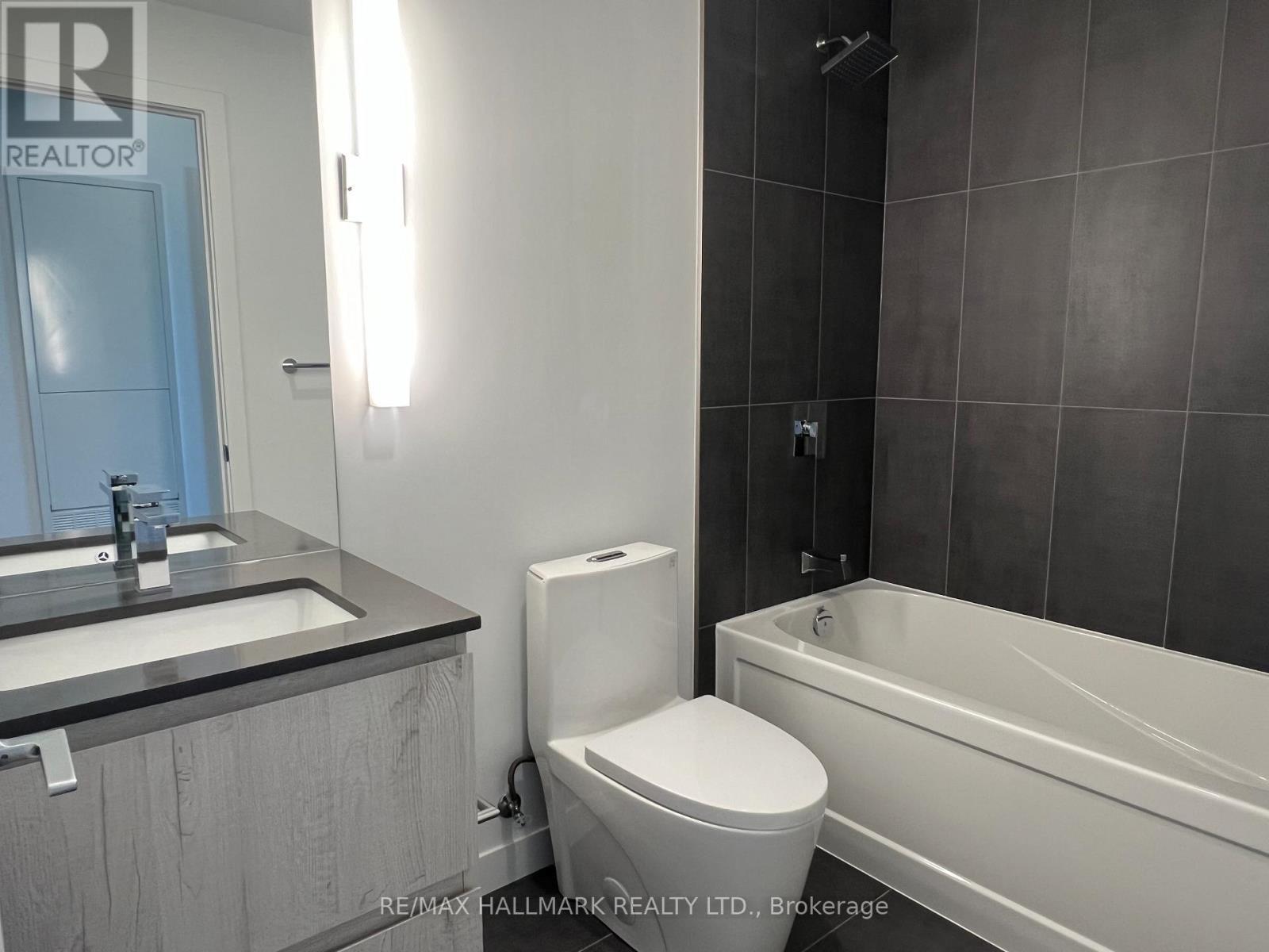 502 - 1 Hillsdale Avenue W, Toronto, ON - Indoor Photo Showing Bathroom
