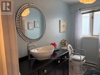 1 - 11 Stewart Street, Strathroy-Caradoc (Se), ON - Indoor Photo Showing Bathroom