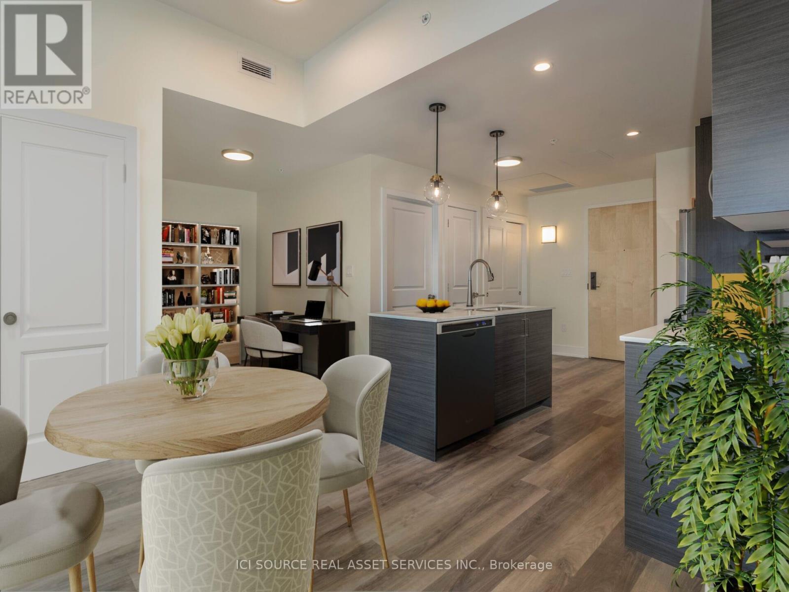 421 - 121 Mary Street, Clearview, ON - Indoor Photo Showing Dining Room