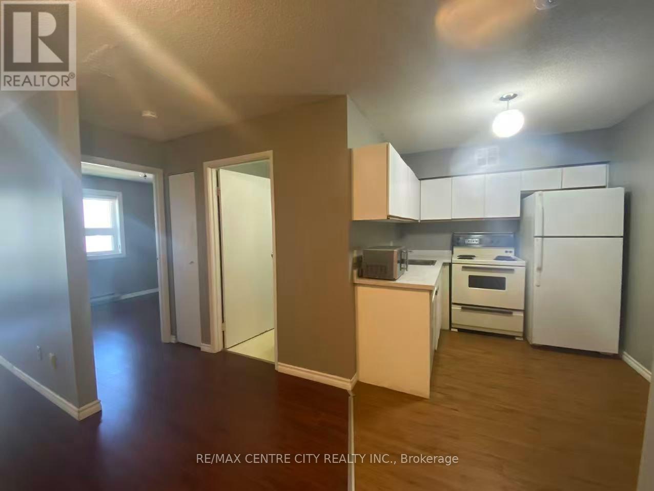 212 - 9 Jacksway Crescent, London North (North G), ON - Indoor Photo Showing Kitchen