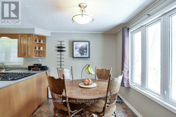 9 Dudley Drive, Bracebridge (Macaulay), ON - Indoor Photo Showing Dining Room