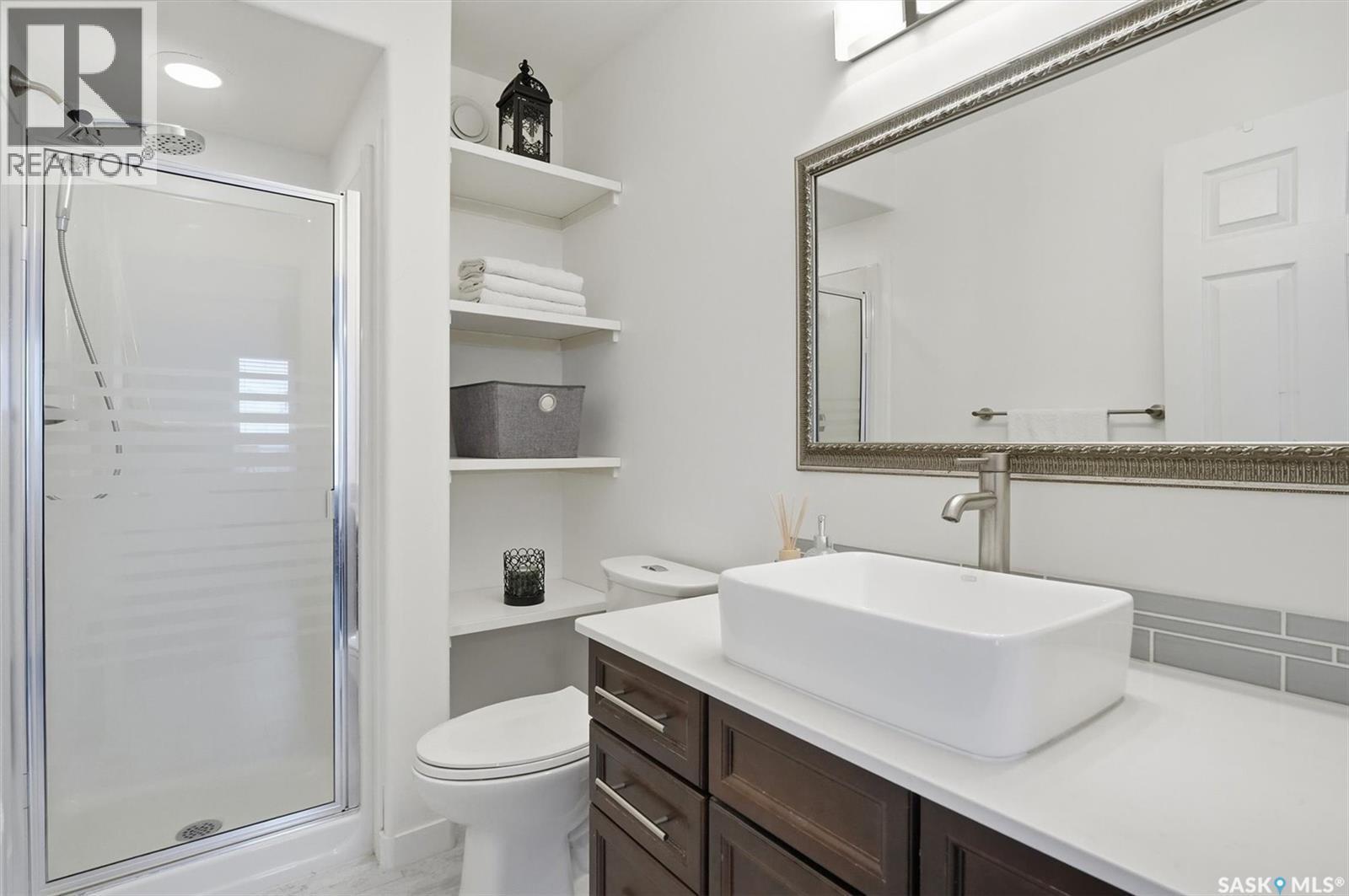 323 Hettle Cove, Saskatoon, SK - Indoor Photo Showing Bathroom