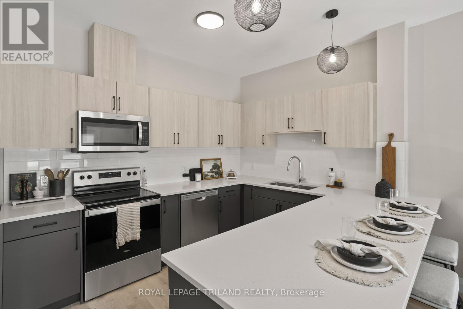 206 - 33318 Richmond Street, Lucan Biddulph (Lucan), ON