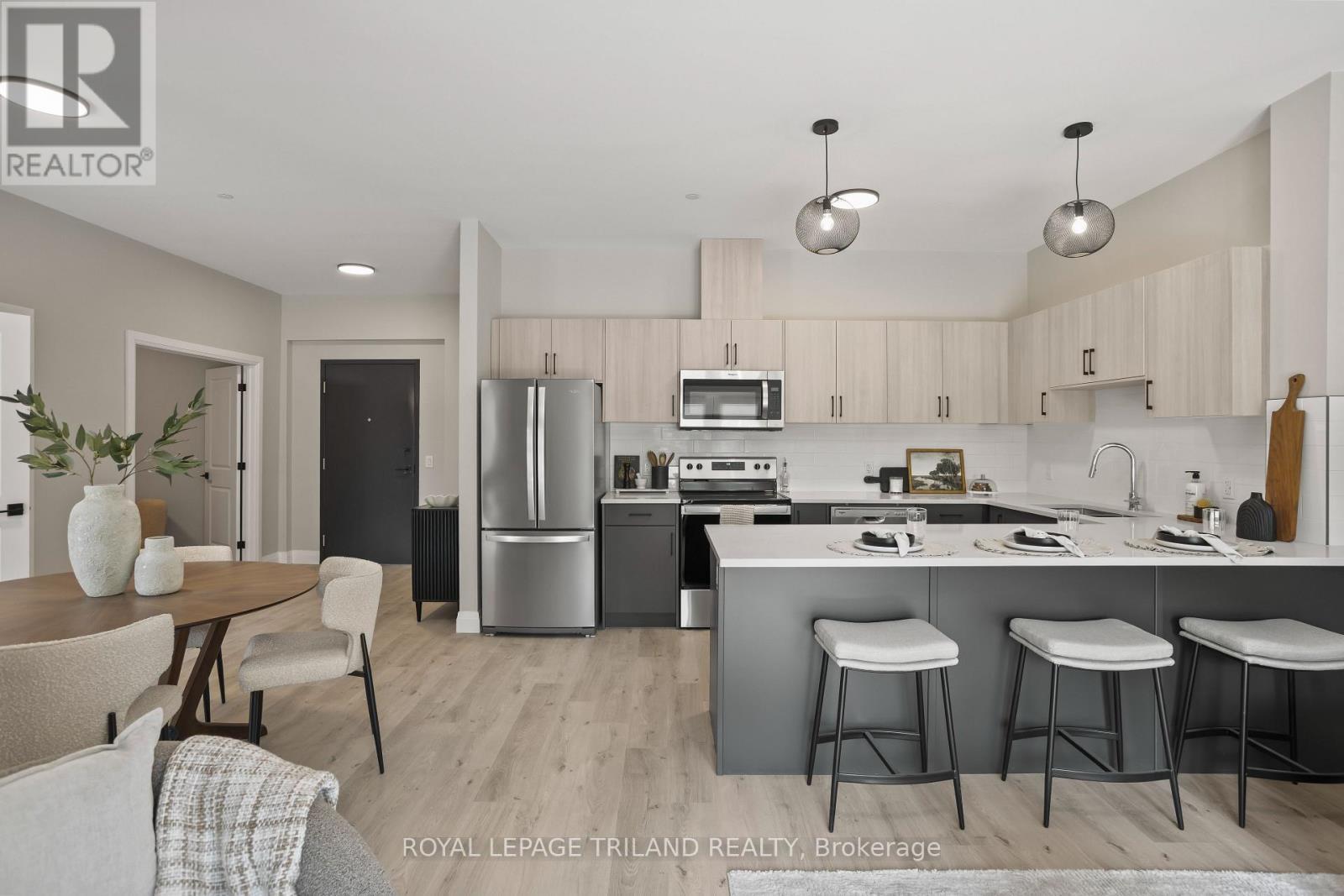 206 - 33318 Richmond Street, Lucan Biddulph (Lucan), ON