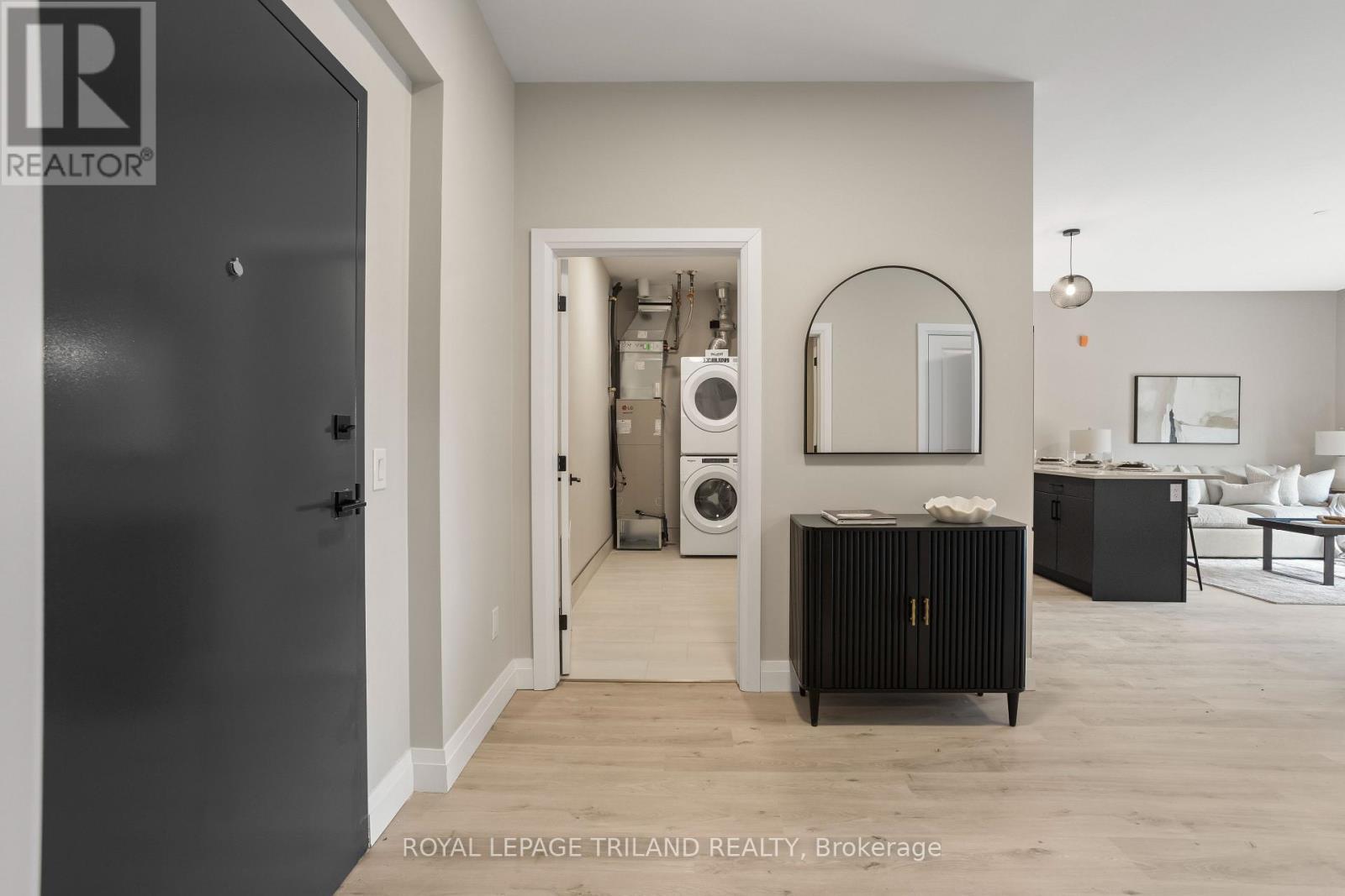 206 - 33318 Richmond Street, Lucan Biddulph (Lucan), ON