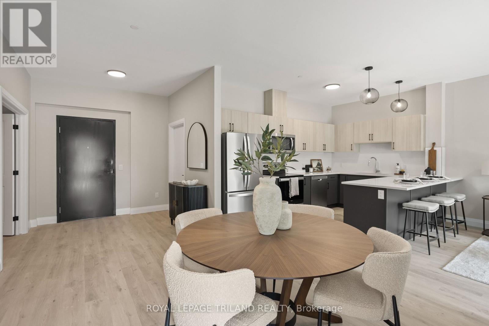 206 - 33318 Richmond Street, Lucan Biddulph (Lucan), ON