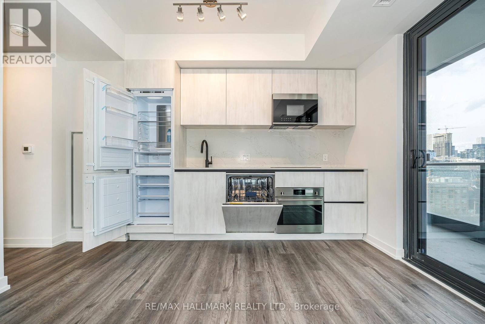 1111 - 35 Parliament Street, Toronto, ON - Indoor