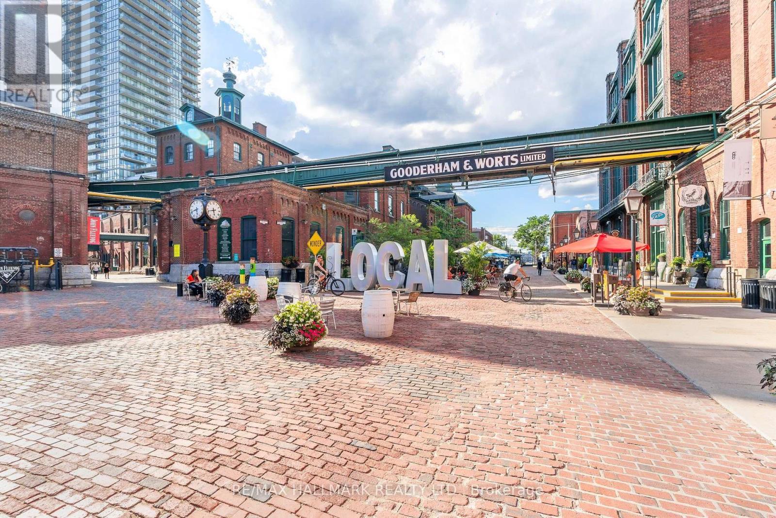 1111 - 35 Parliament Street, Toronto, ON - Outdoor