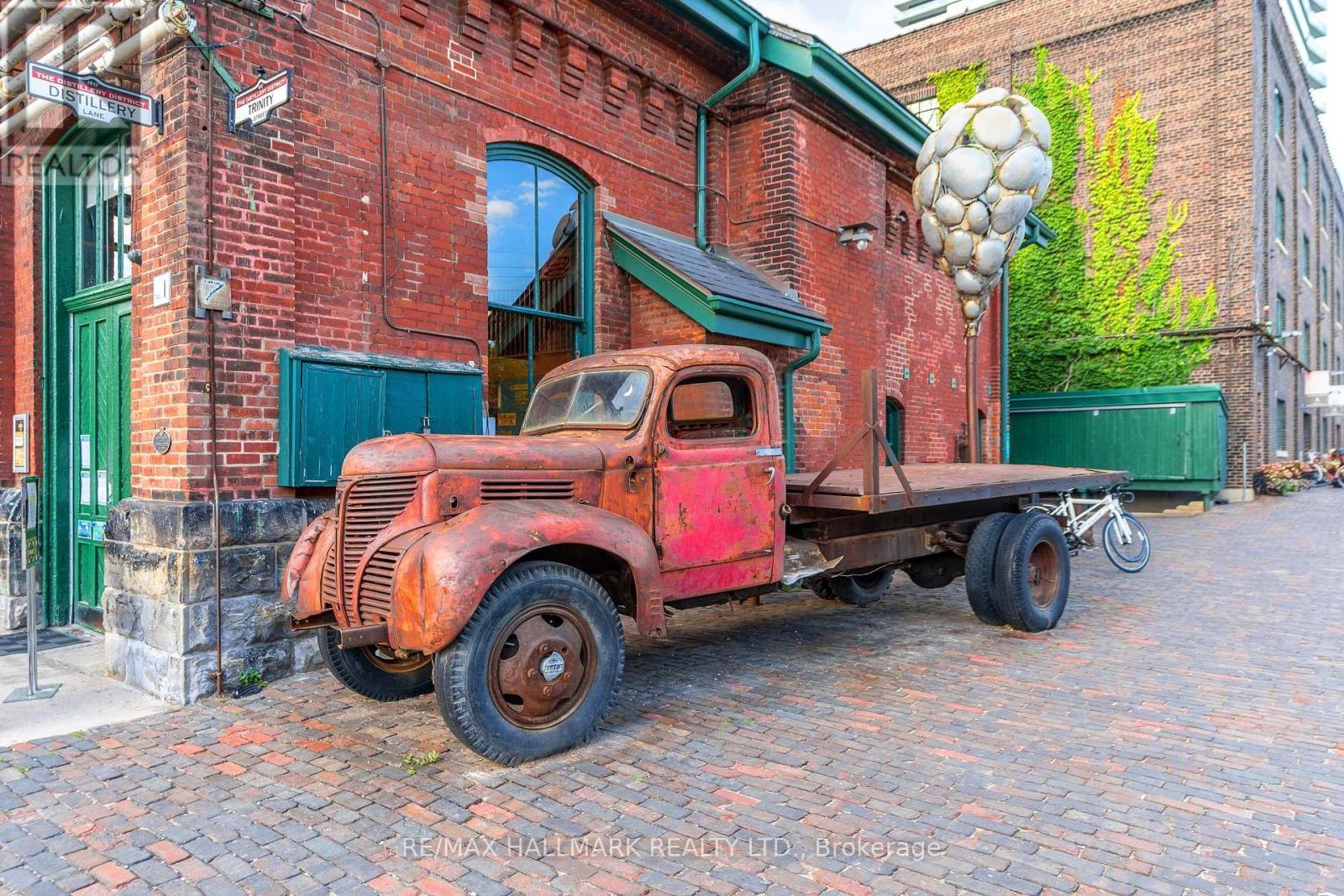 1111 - 35 Parliament Street, Toronto, ON - Outdoor With Exterior